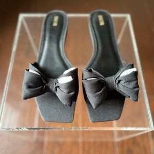 New, never worn Maeve Black Bow Sandals Elegant Slip-On